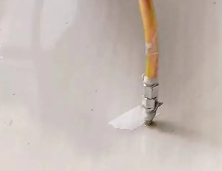 梅州瓷砖空鼓维修公司专业解答在瓷砖铺贴过程中，如果使用的砂料过粗（如全部使用了粗砂），可能会导致以下问题